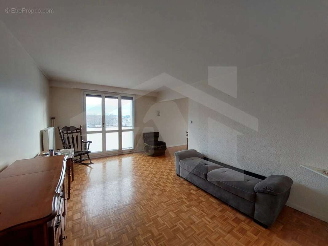 Appartement à FONTAINE