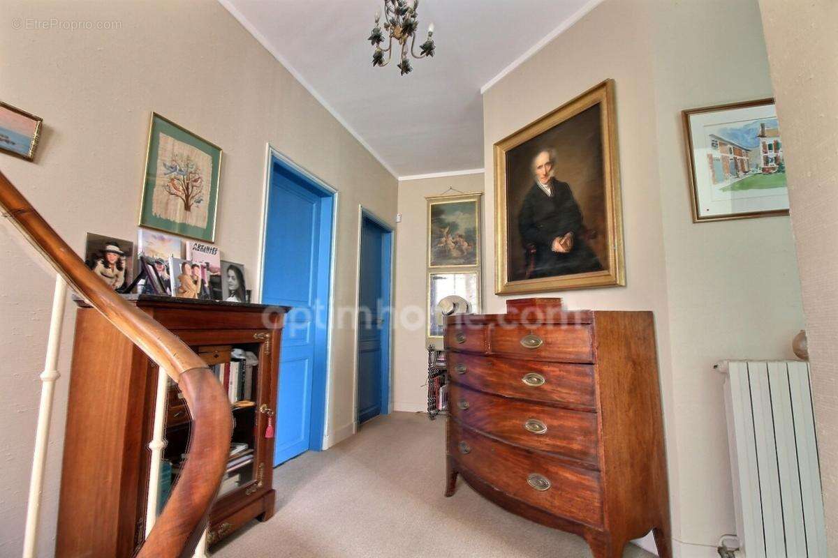 Maison 7 pièces avec jardin et dépendances à vendre à MAISONS LAFFITTE (78) - photo 6