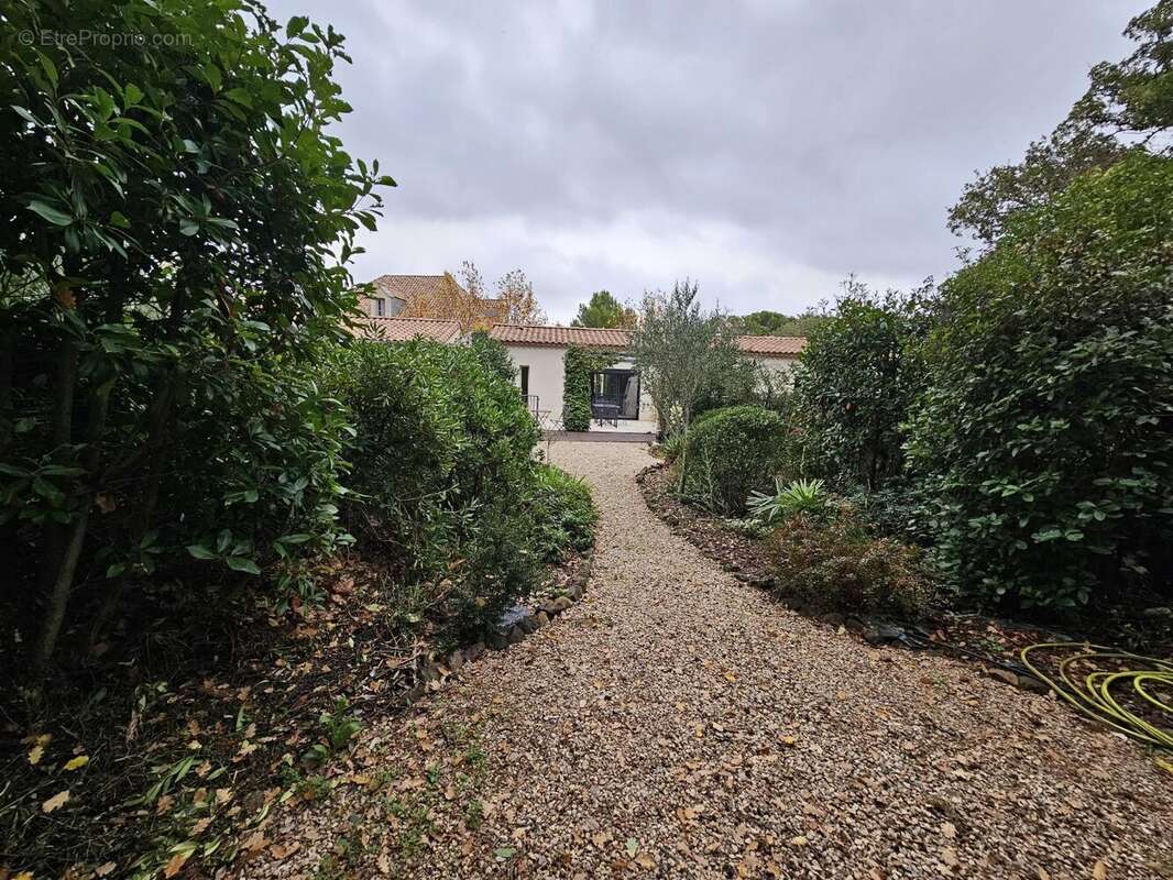 Maison à LEZIGNAN-LA-CEBE