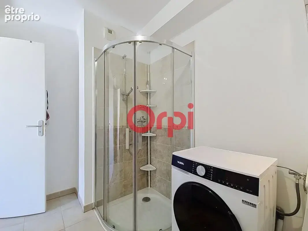 Appartement À Vendre T2 de 41 m² , ascenseur, terrasse et place privative sous-sol LA SEYNE SUR MER - photo 9