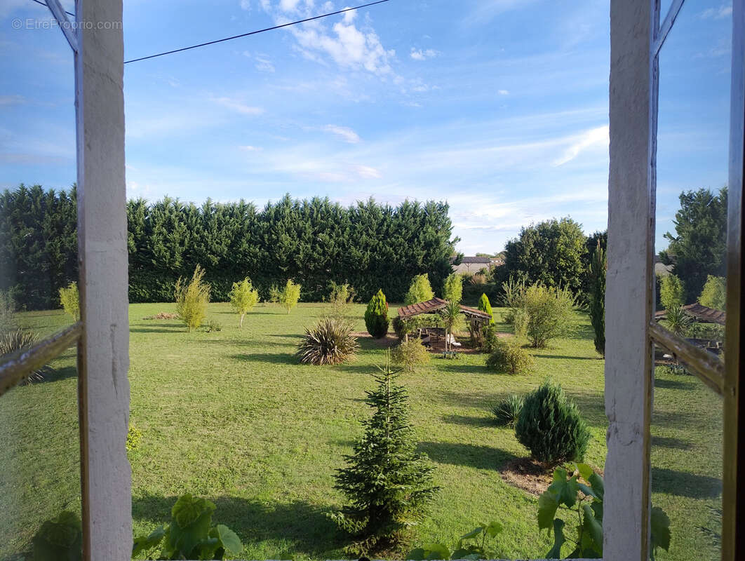 Maison à BOURDELLES