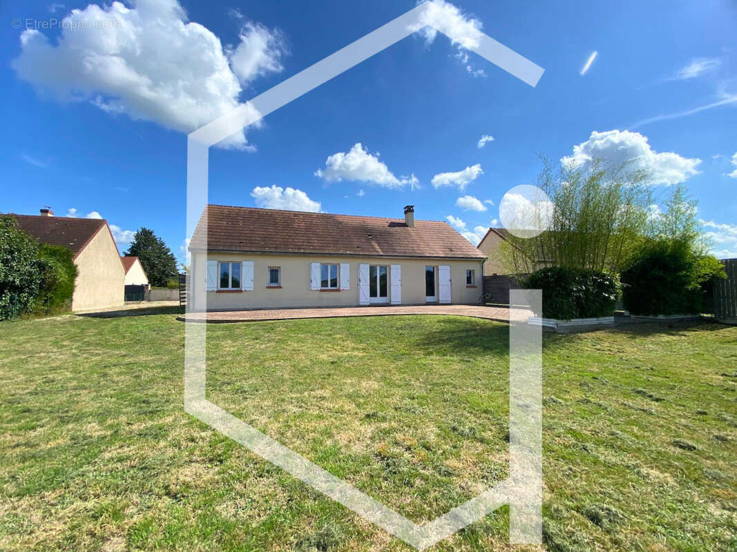 Maison à SURY-PRES-LERE