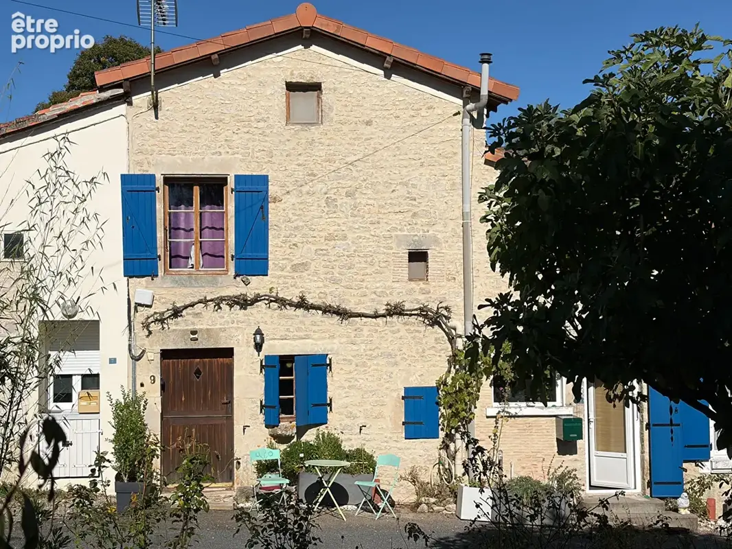 Photo Maison à Champagne-Mouton au prix de 49 900€