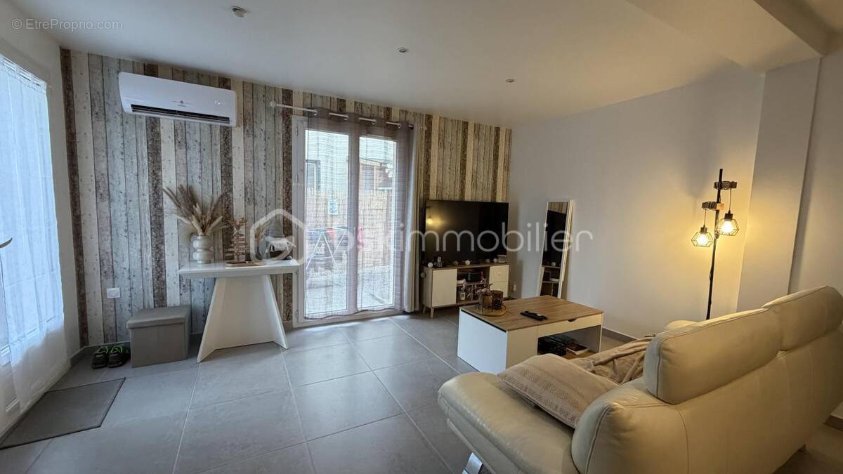 Appartement à ANNEYRON