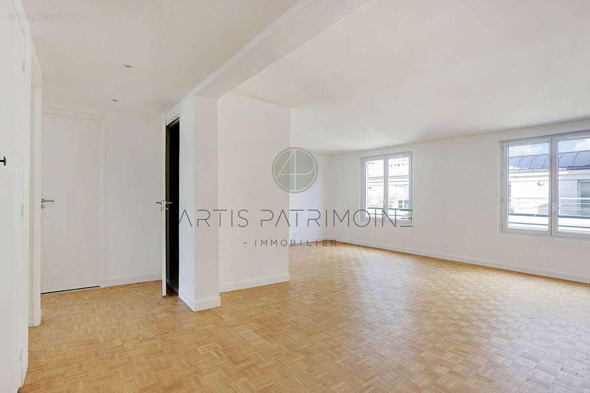 Appartement à PARIS-15E
