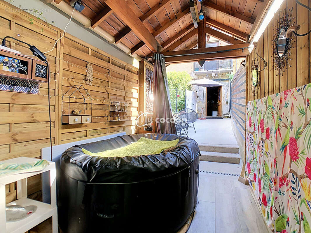 Maison - T4 - 122 m² - photo 2
