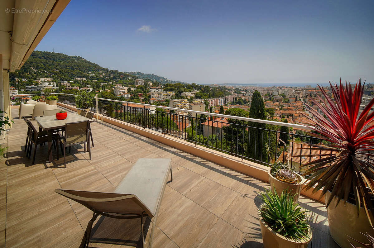 Appartement à LE CANNET