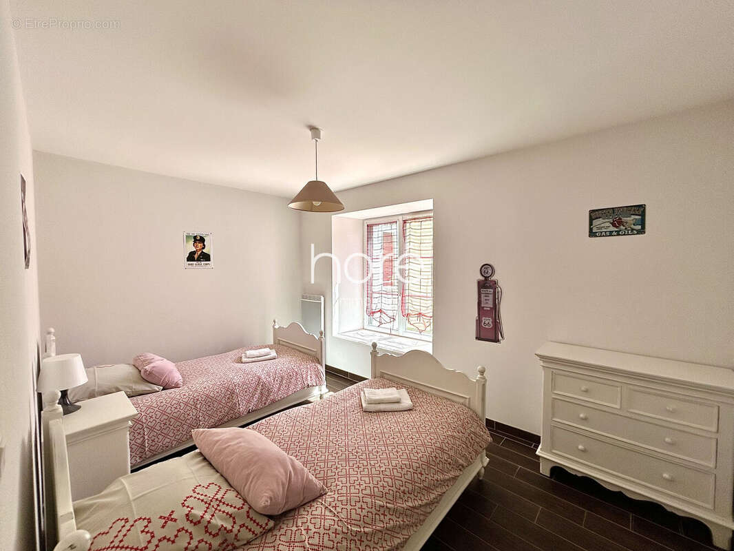 Maison à COLLEVILLE-SUR-MER