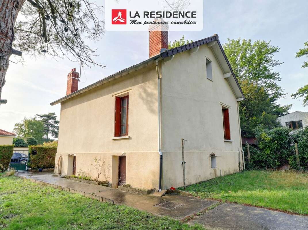 Maison à MAURECOURT