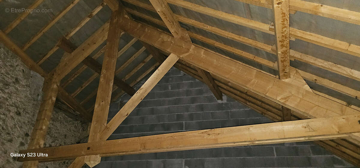 Grandes combles à aménager de 160 m2 à Corps (Isère) avec option appt T5 - photo 3