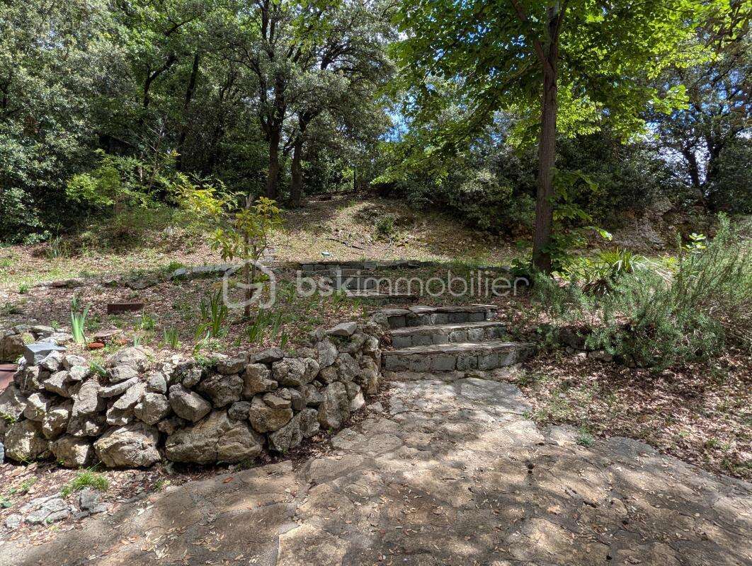 Villa à Prades-le-Lèz - Terrain de 1805 m² - photo 14