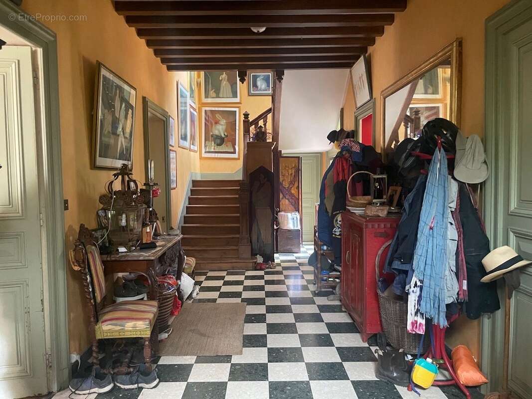374 m² à Bernay  - photo 4