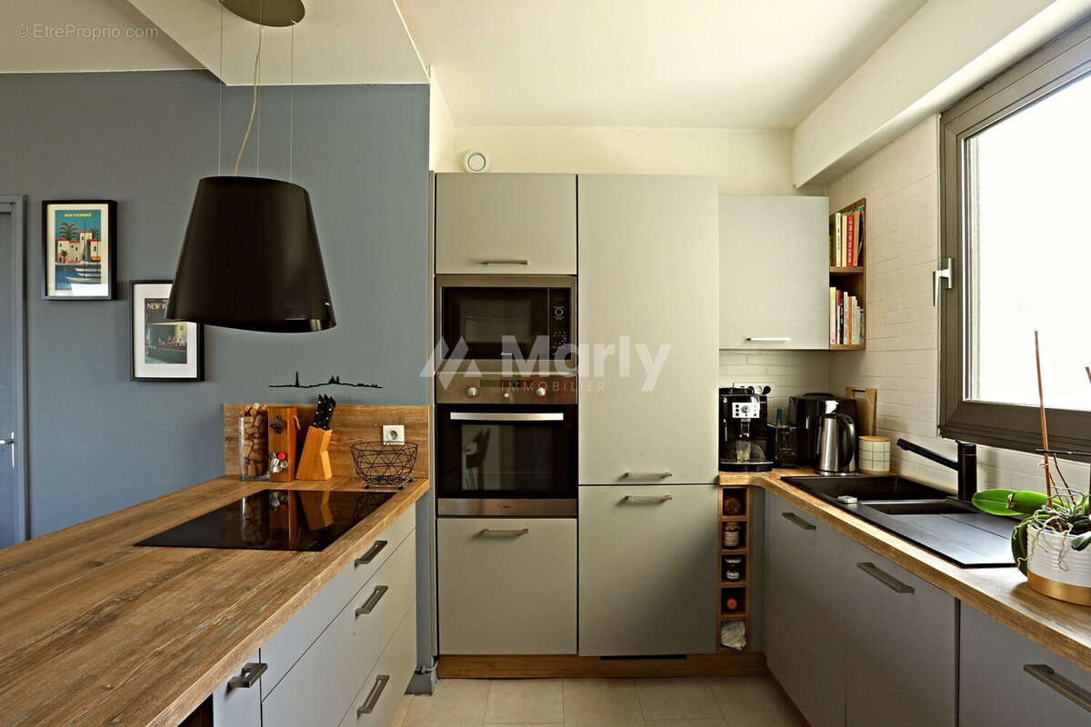 Appartement à PARIS-17E
