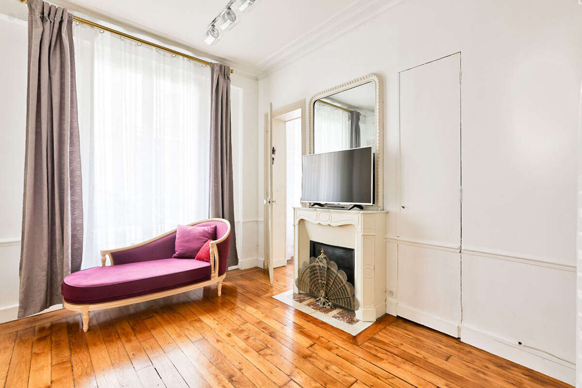 Appartement à PARIS-7E