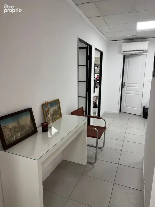 Appartement 108M² EGUILLES - PARKING 265 000 - photo 4