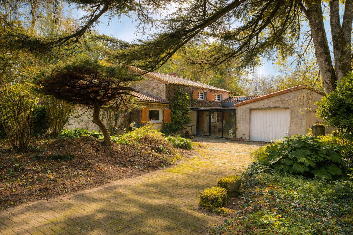 Maison à CHANTELOUP-LES-BOIS