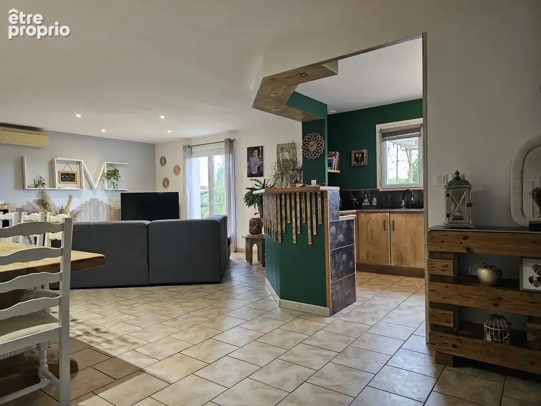 Plain pied familial surmonté d'une tour - photo 7