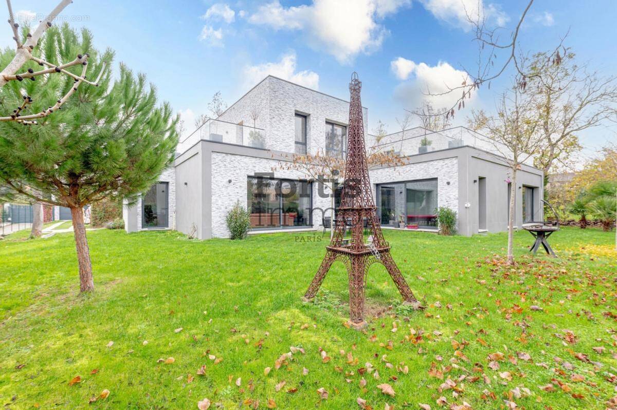 Maison à VERRIERES-LE-BUISSON