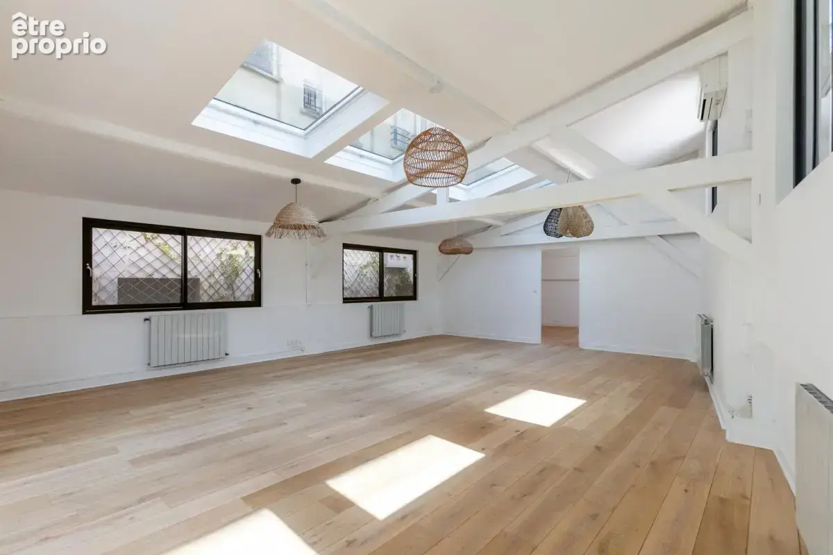 JOURDAIN / Ancien atelier réhabilité en loft duplex - photo 4