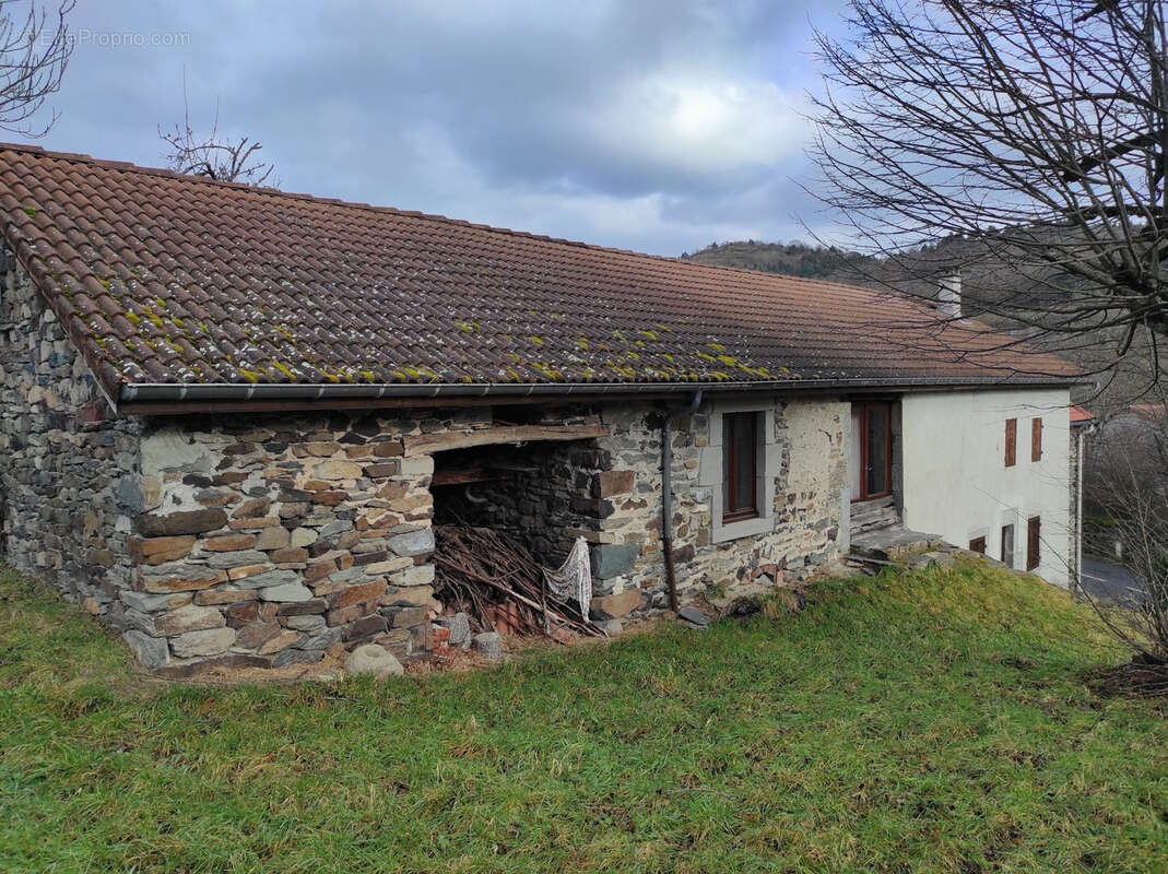 Maison à SAINT-JULIEN-DU-PINET