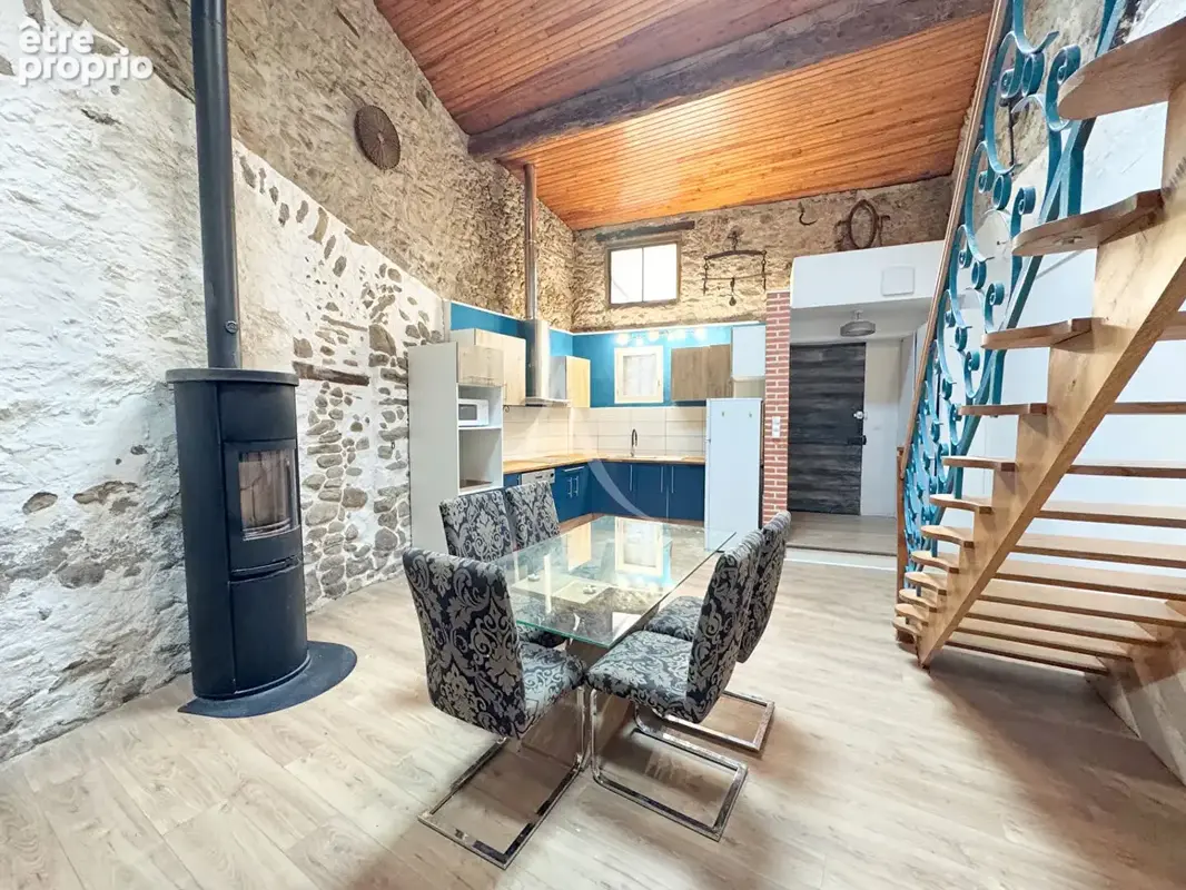 Vinca : maison de ville 3 pièces - 87 m²  pierres apparentes et cachet de l'ancien !! - photo 3