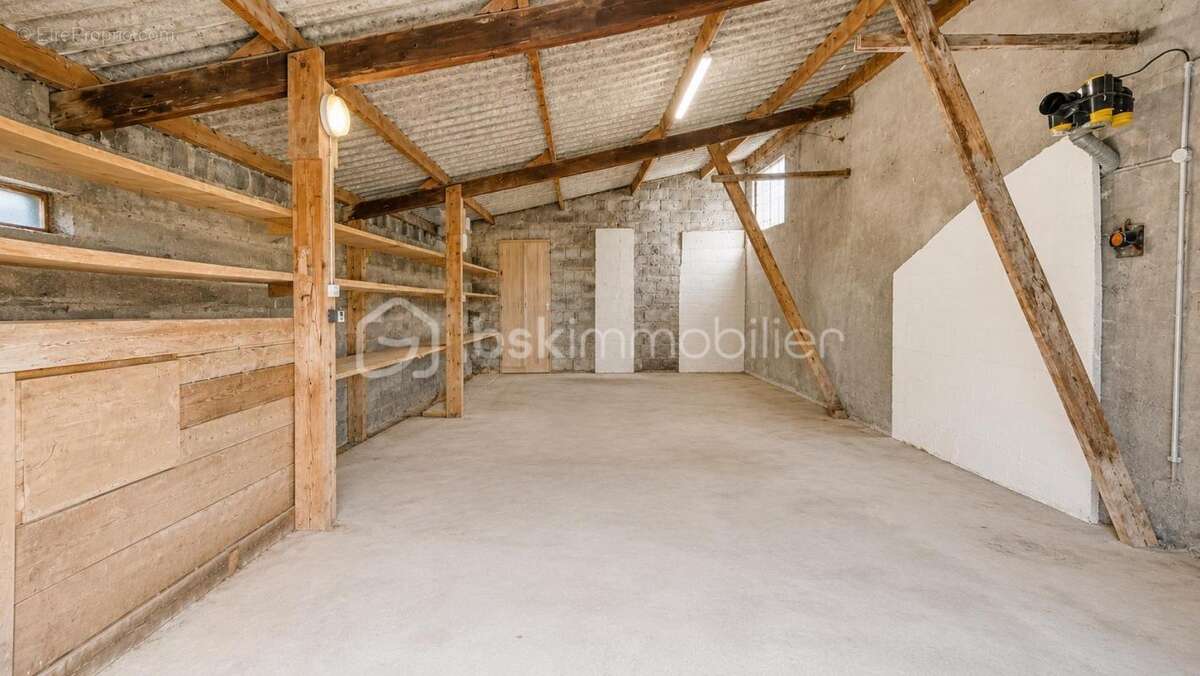 Maison à MONTELIMAR
