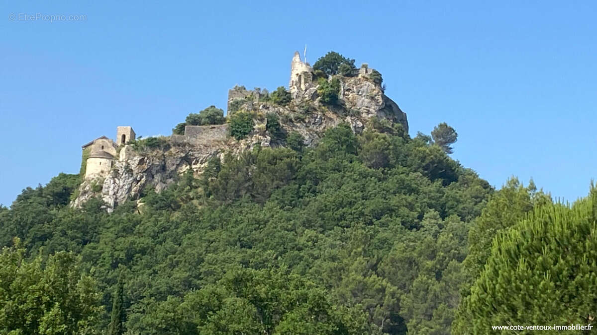 Terrain à ENTRECHAUX