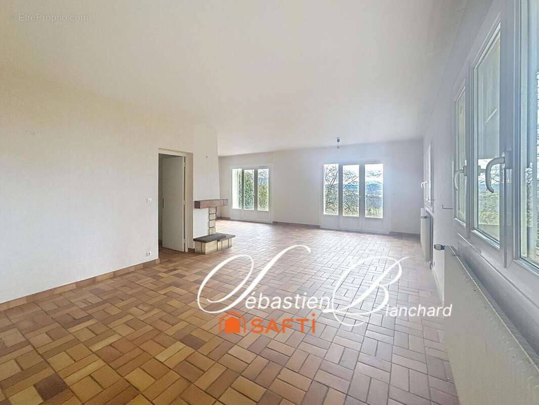 Maison 226 m² à Chanay  - photo 4