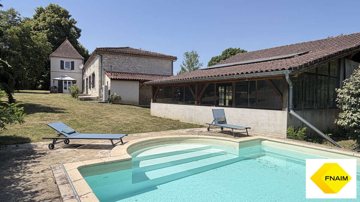 Maison 162 m² à Monbalen  - photo 2