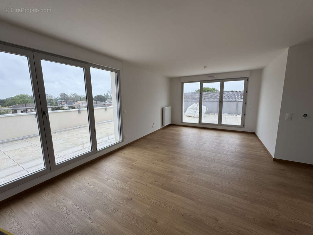 Terrasse XXL de 114 m2   Triple exposition   Vue dégagée sans vis-à-vis - photo 5