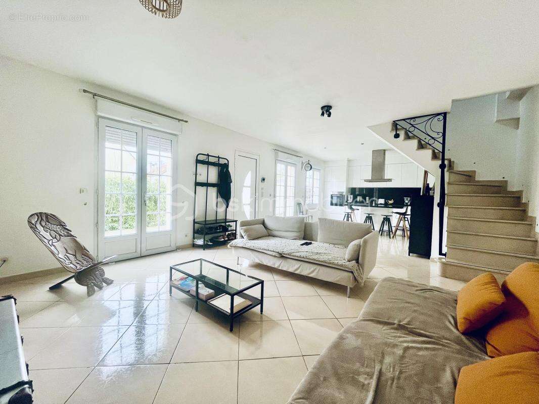 Maison à OZOIR-LA-FERRIERE