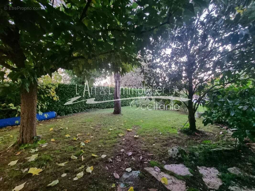 Appartement à MERCUES