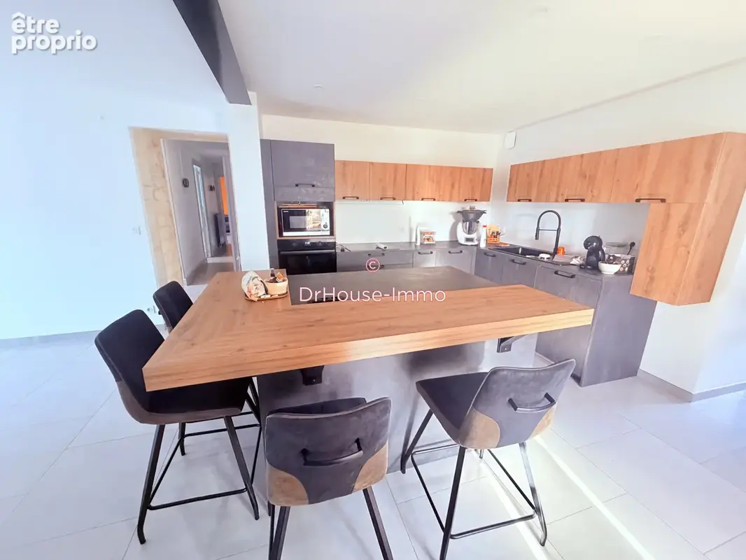 Maison 11 pièces 260 m² à vendre à Saint-Laurent-Medoc (33112) - photo 2