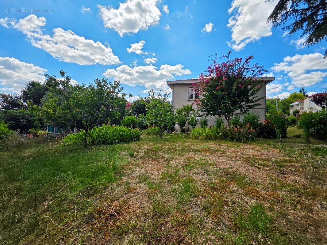 Maison 170 m² à Colayrac-Saint-Cirq  - photo 8