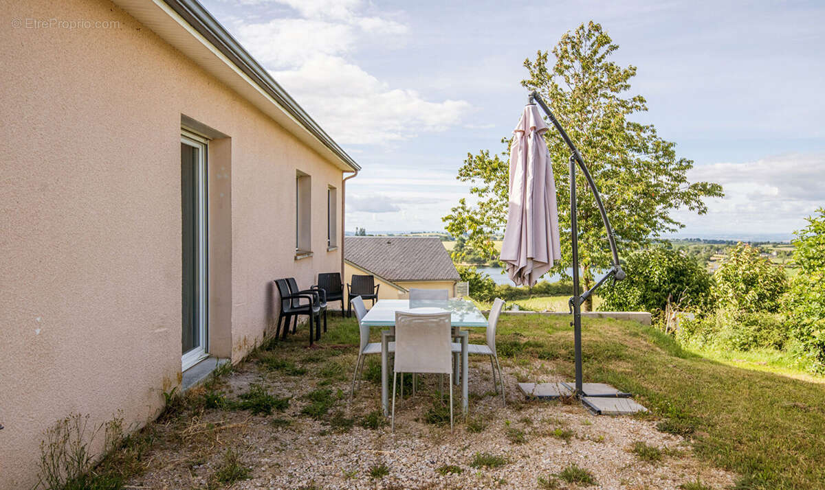 Maison à BARAQUEVILLE