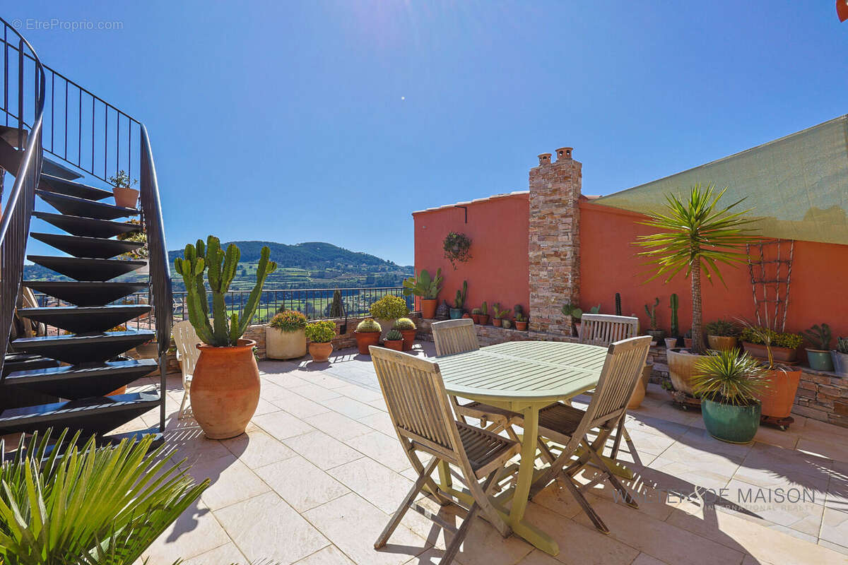 Appartement à LA CADIERE-D&#039;AZUR