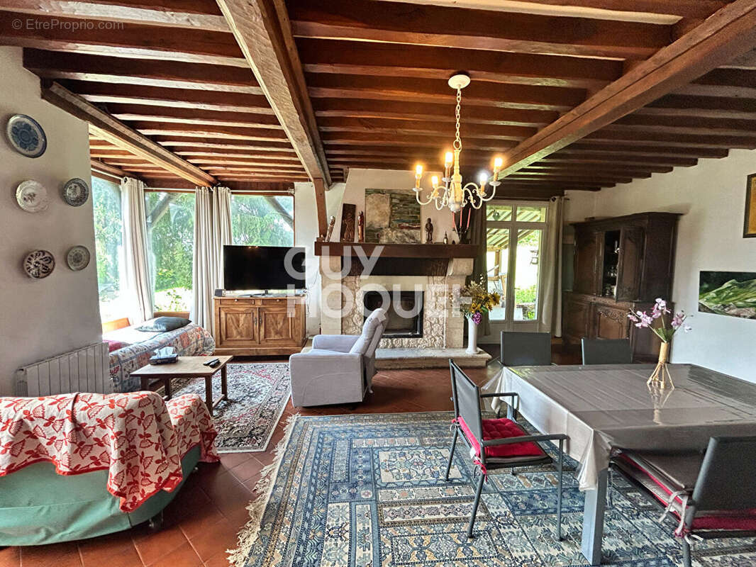 Maison à HERMIVAL-LES-VAUX