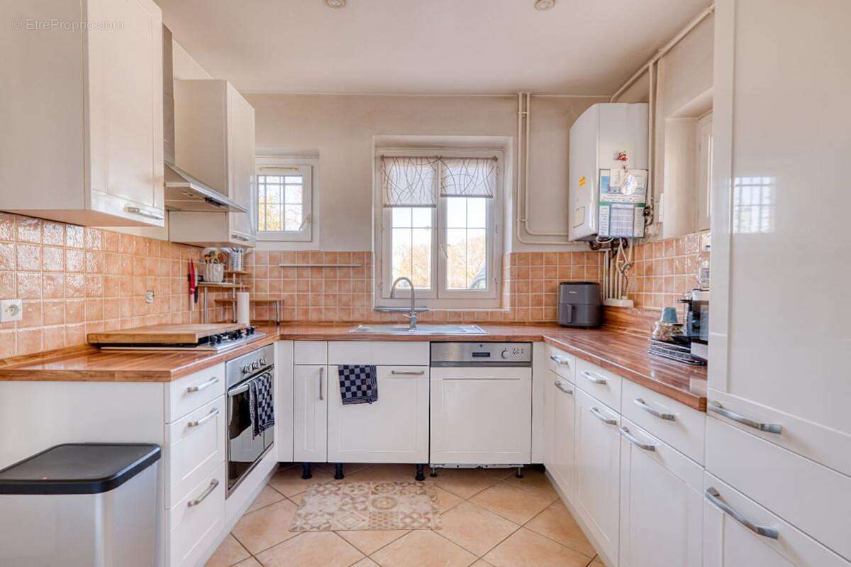 Maison à DECINES-CHARPIEU