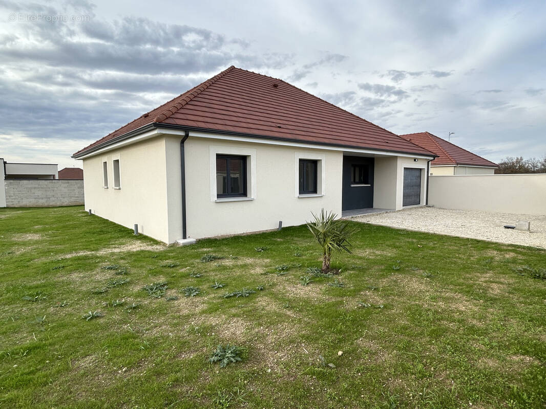 Maison à BREVIANDES