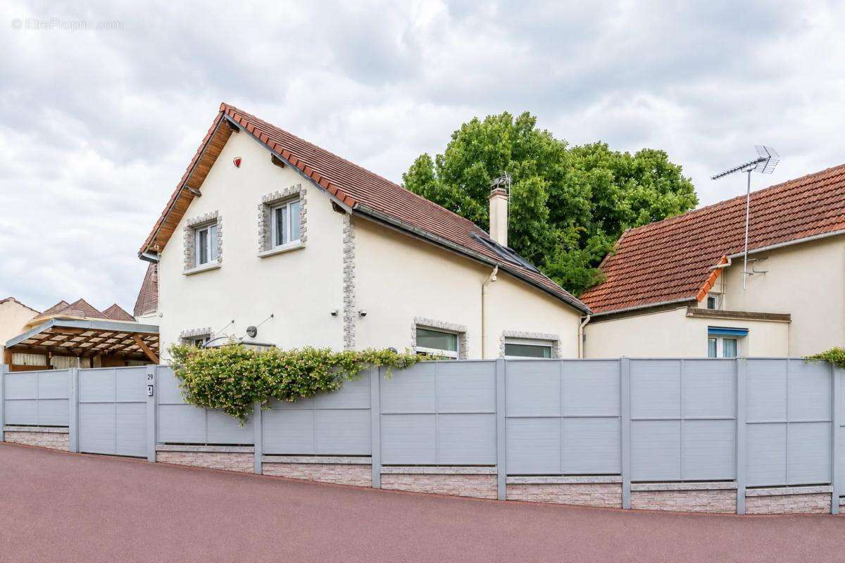 Maison à LE PLESSIS-ROBINSON