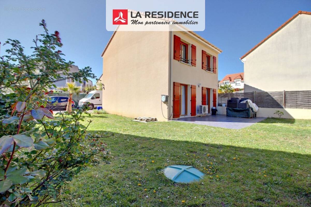 Maison à CHANTELOUP-LES-VIGNES