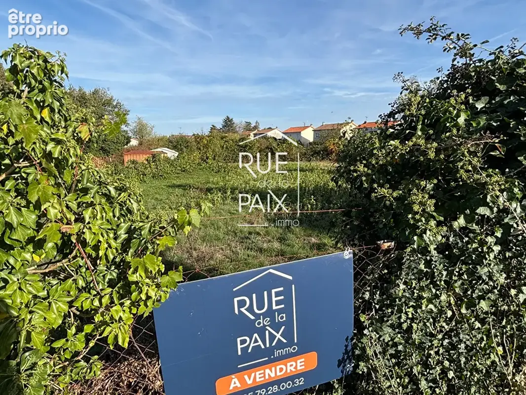 Photo Terrain à Chatillon-Sur-Thouet au prix de 20 400€