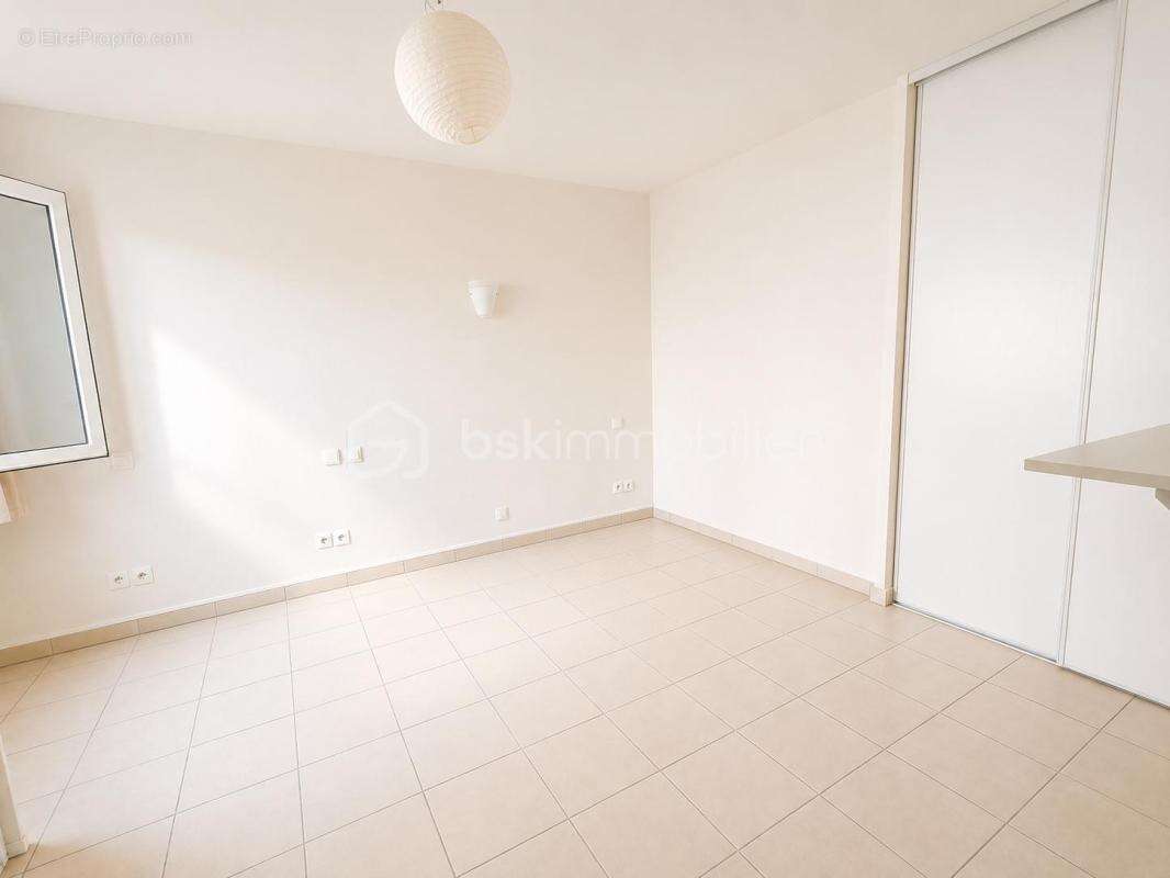  EXCLUSIVITÉ – Superbe T3 avec terrasse de 15 m² ET PLACE DE PARKING dans la résidence la plus prisée de Lamalou-les-Bains ! - photo 12