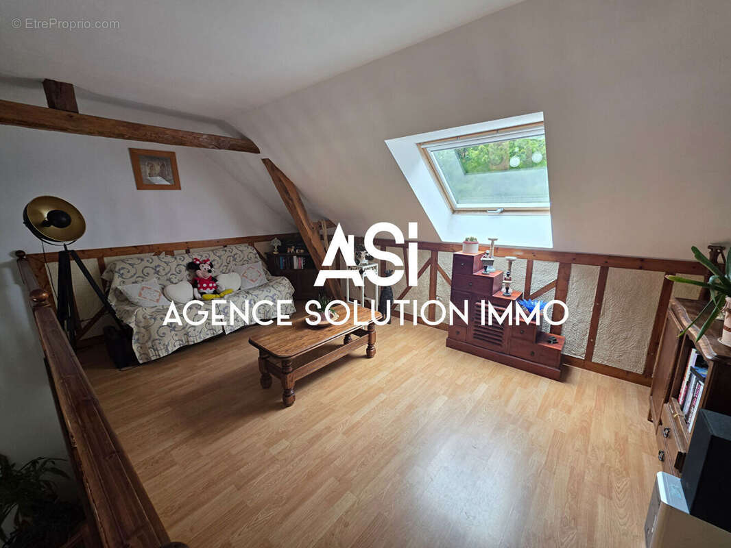 Maison à COURCITE