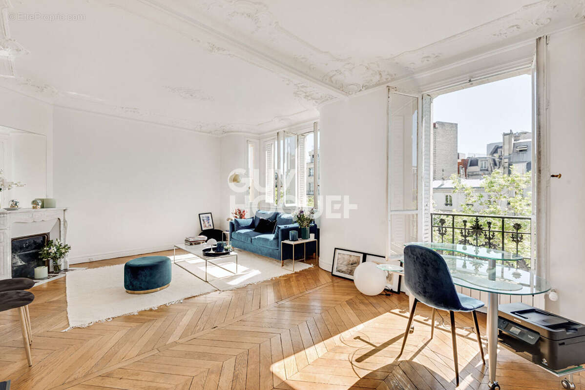 Appartement à PARIS-15E