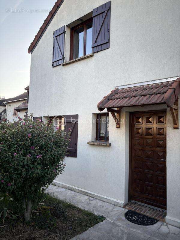 Maison à PARAY-VIEILLE-POSTE