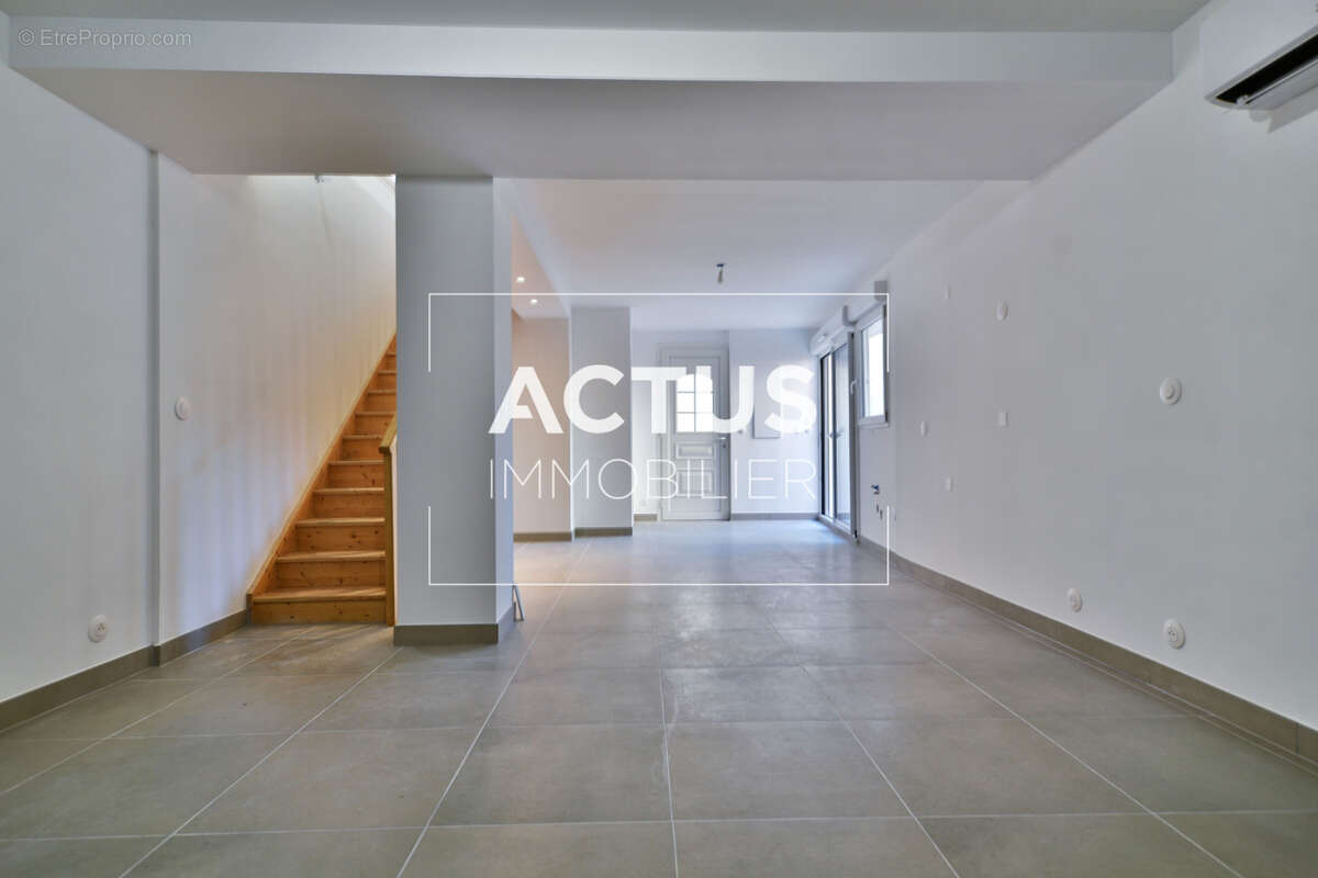 Maison 117 m² à Eyragues  - photo 2