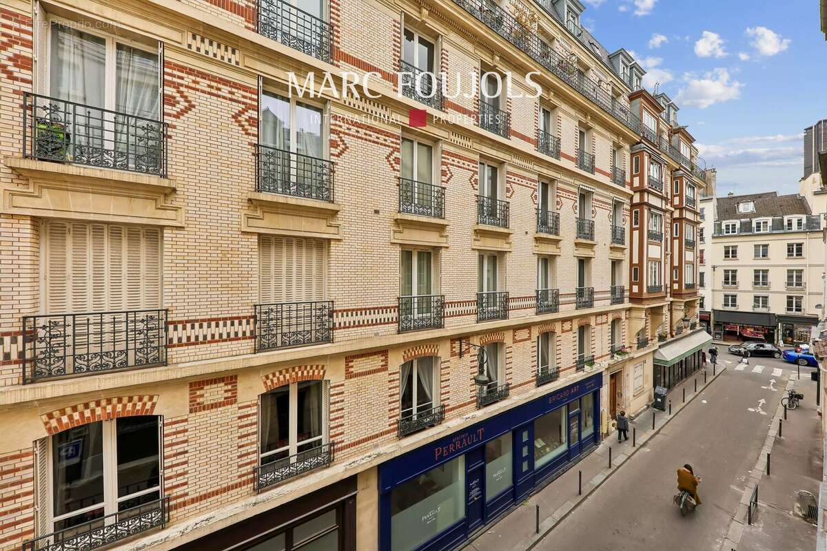 Appartement à PARIS-7E