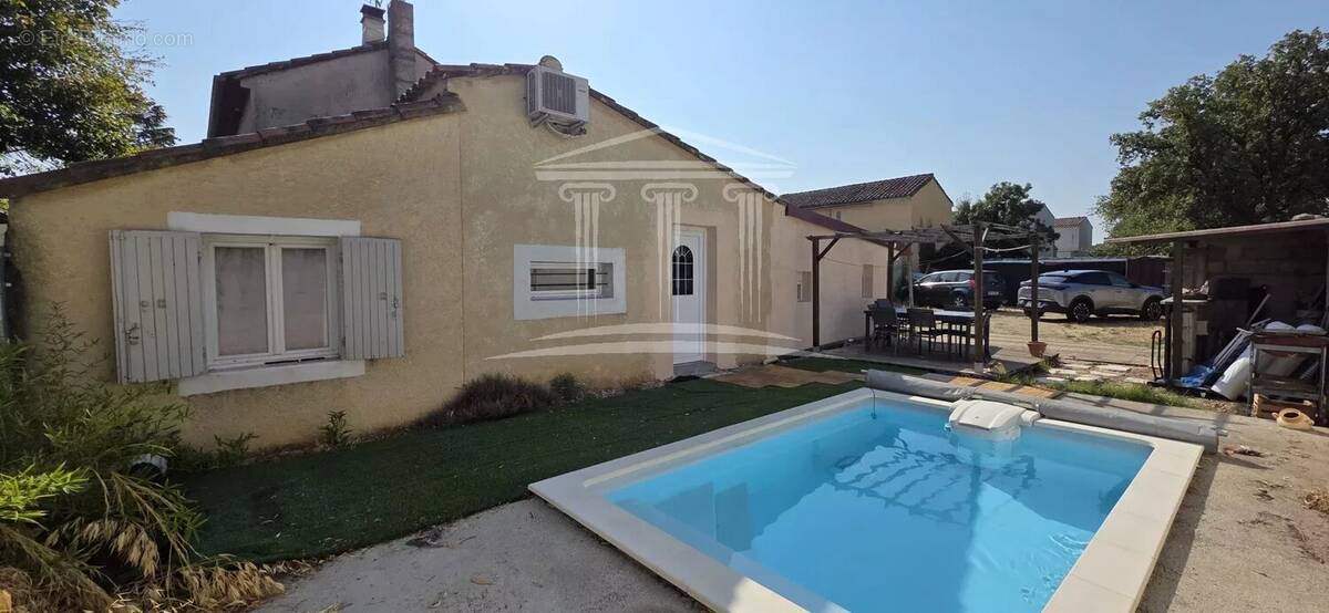 Maison à LE PONTET