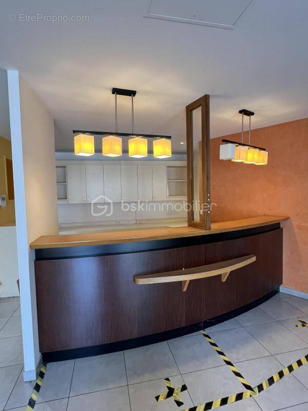 Commerce à DAMMARIE-LES-LYS